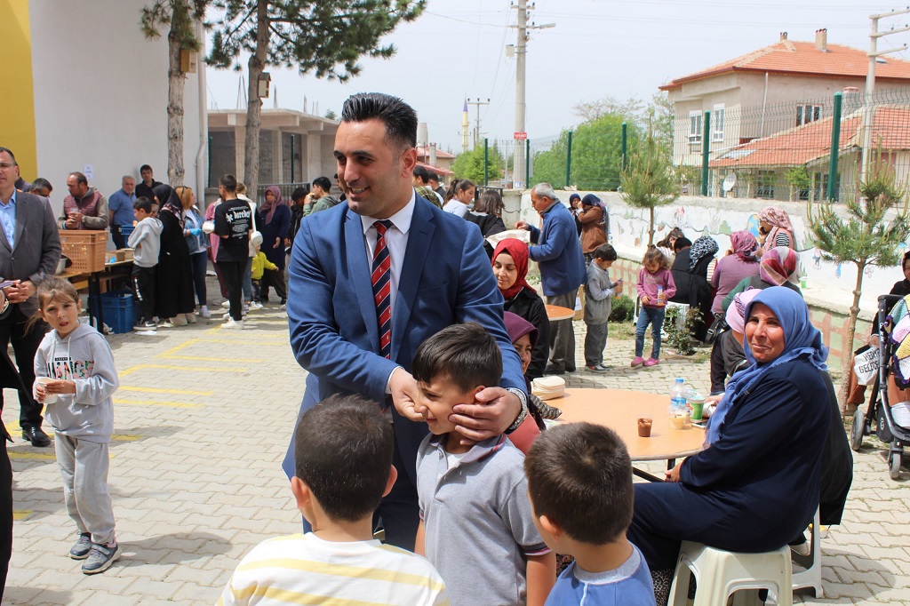 Kaymakamımız Sayın Eyyüp Tuğ, Mimar Sinan Ortaokulu tarafından düzenlenen Kermes’in açılışına katıldı.