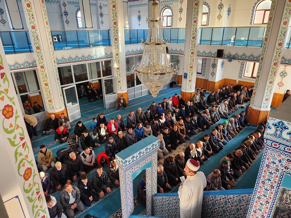 Kaymakamımız Sn. Muhammet ÇINARKA, Merkez Camii’nde kılınan Bayram Namazı sonrası vatandaşlarımızla bayramlaştı. 