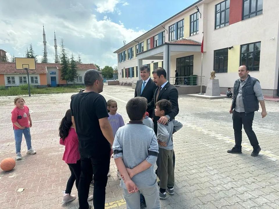 Yeni Binasına Taşınan Şehit Cemalettin Şekerci İlkokulunu Ziyaret.