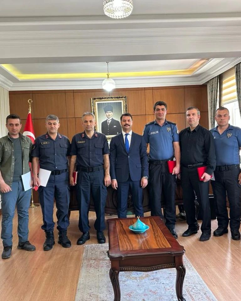 İlçemiz Kurumlarından Tayin Olan Kurum Amirleri ve Personeller Ödüllendirildi.